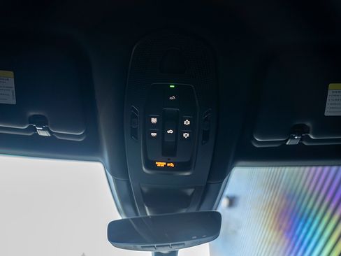 Certified 2025 Porsche Cayenne AWD/4WD image 11