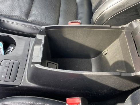 Used 2022 Ford Escape Titanium image 14