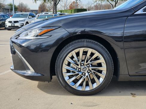 New 2025 Lexus ES 350 Ultra Luxury image 8