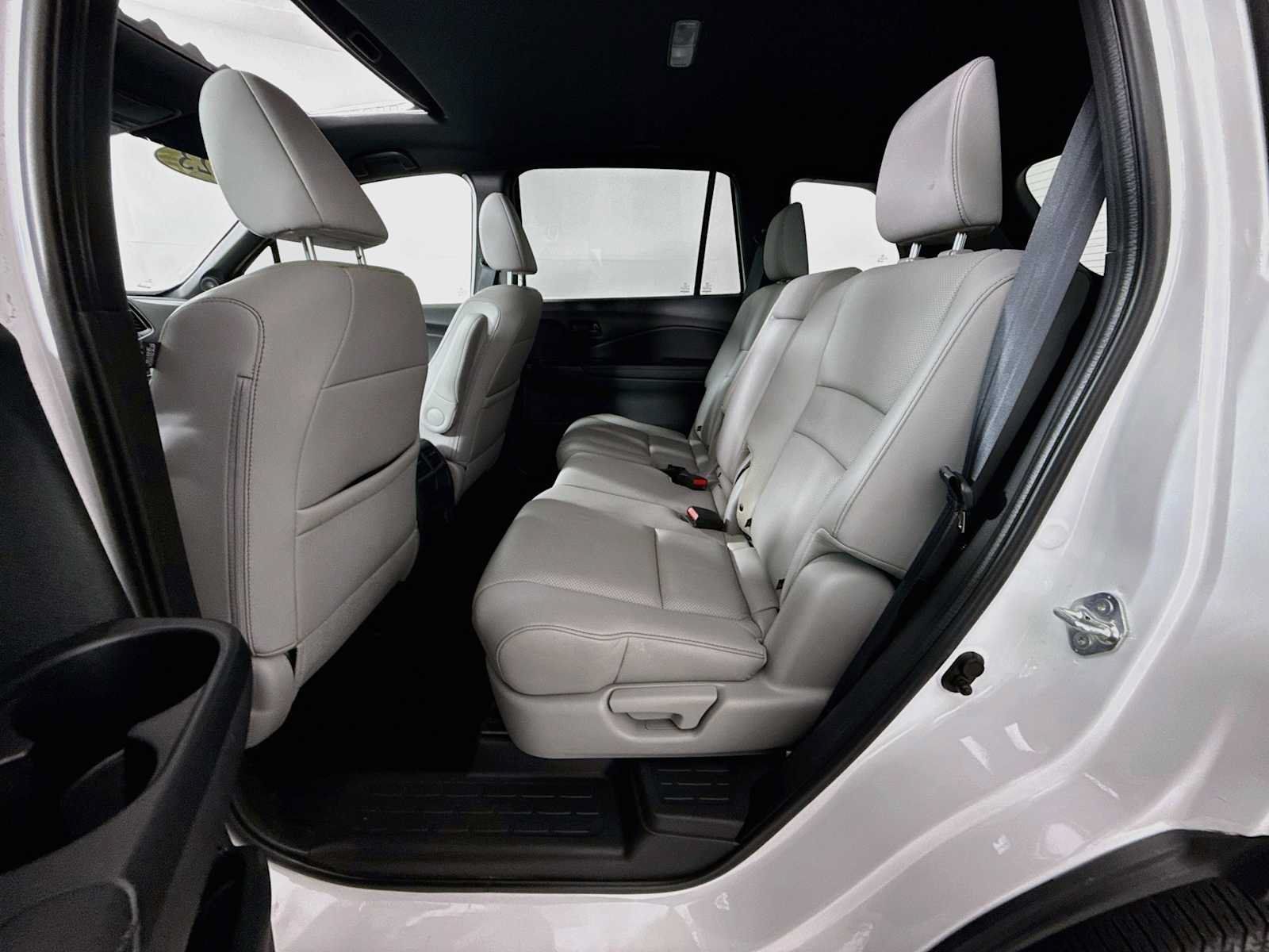 Used 2023 Honda Passport EX-L image 23