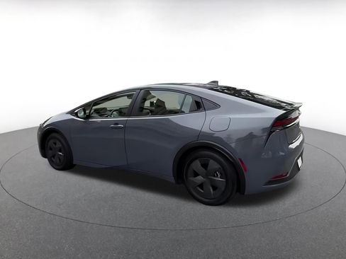 Used 2025 Toyota Prius LE image 8
