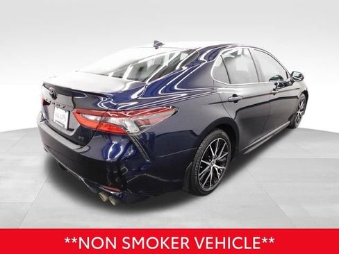 Used 2022 Toyota Camry SE image 9