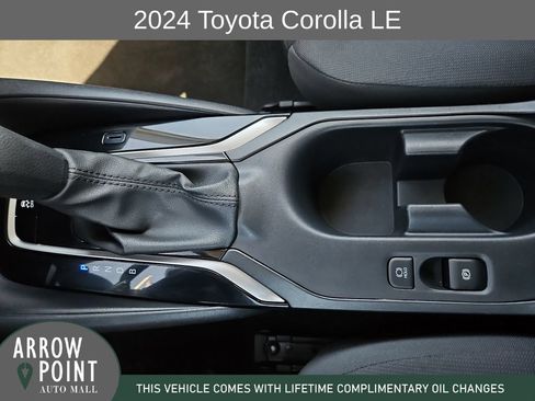 Used 2024 Toyota Corolla LE FWD image 28