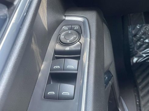 Used 2024 GMC Sierra 1500 Elevation image 28