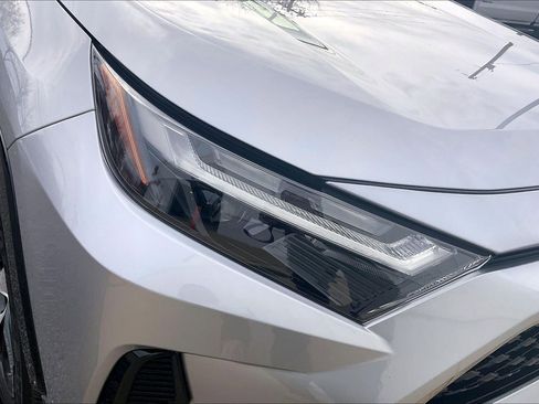 Used 2023 Toyota RAV4 SE image 33