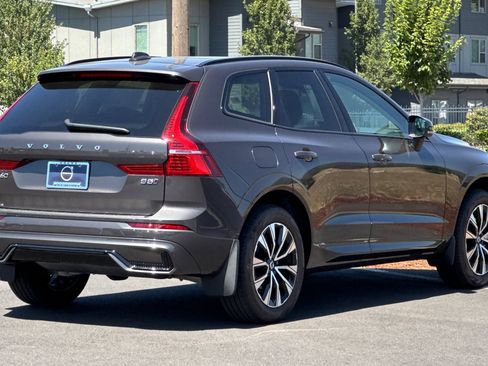 New 2025 Volvo XC60 B5 Core w/ Protection Package Premier image 3