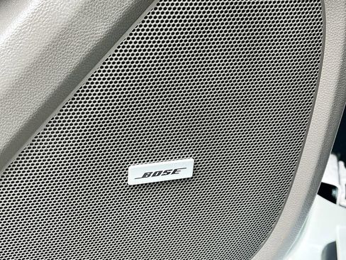 Used 2020 Chevrolet Traverse Premier FWD image 19