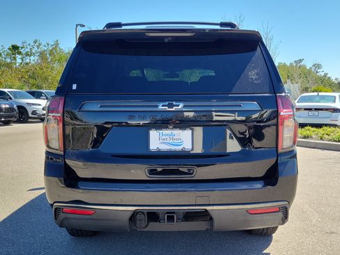 Used 2021 Chevrolet Suburban Z71 w/ Luxury Package image 4