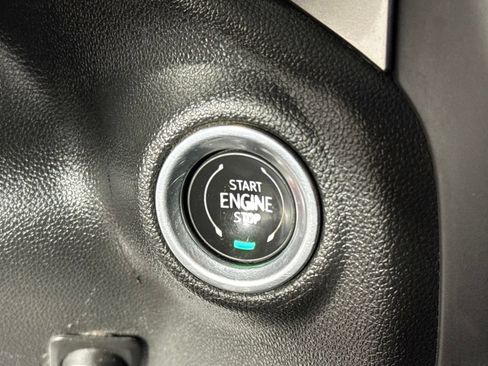 Used 2021 Chevrolet Silverado 1500 LT AWD/4WD image 16