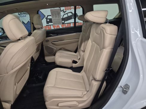 Used 2021 Jeep Grand Cherokee L Limited AWD/4WD image 15