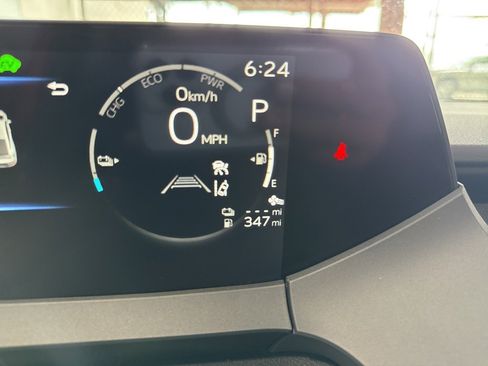 Used 2025 Toyota Prius Plug-In Hybrid image 36