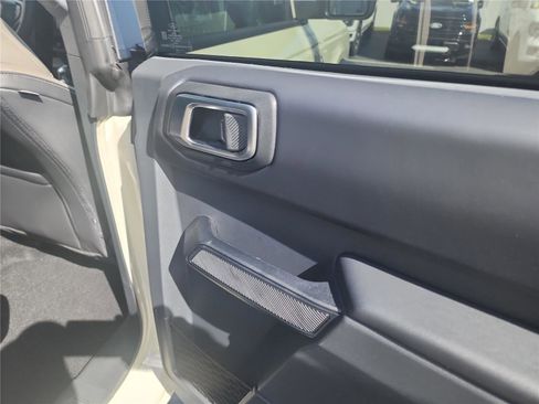 New 2026 Ford Bronco Outer Banks w/ Sasquatch Package image 23