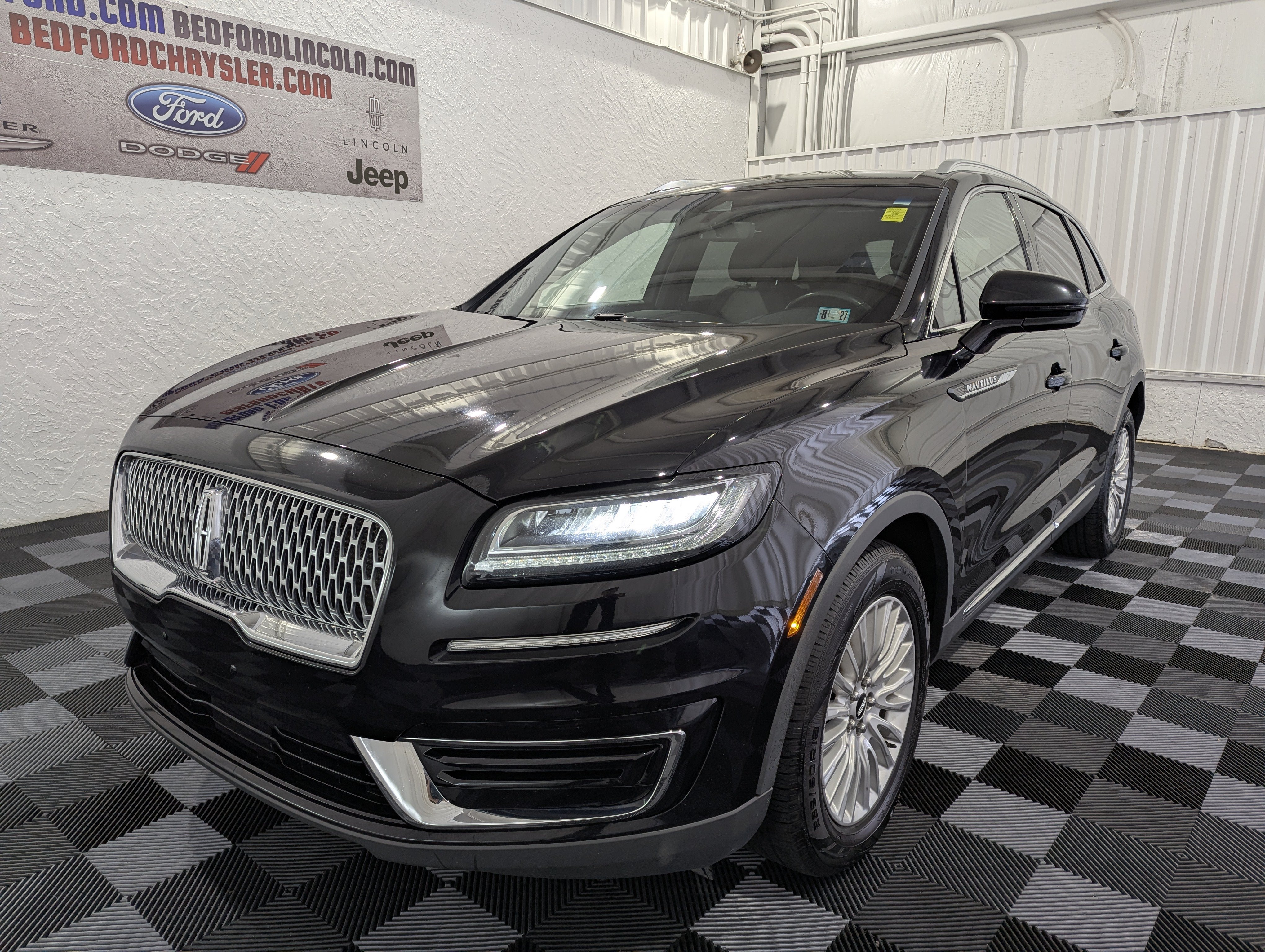 Used 2019 Lincoln Nautilus Premier AWD/4WD image 2