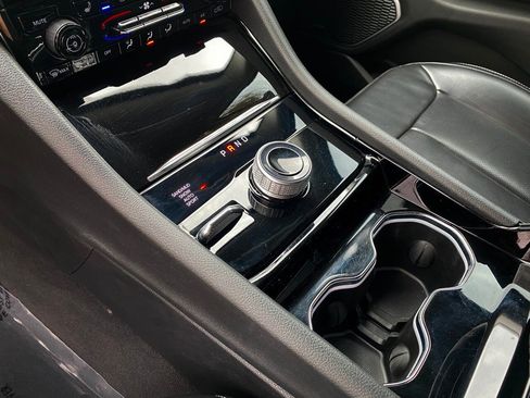 Used 2023 Jeep Grand Cherokee L Limited w/ Luxury Tech Group II image 32