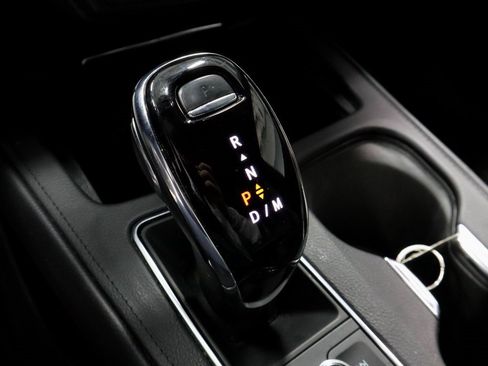 Used 2023 Cadillac XT4 Premium Luxury image 32