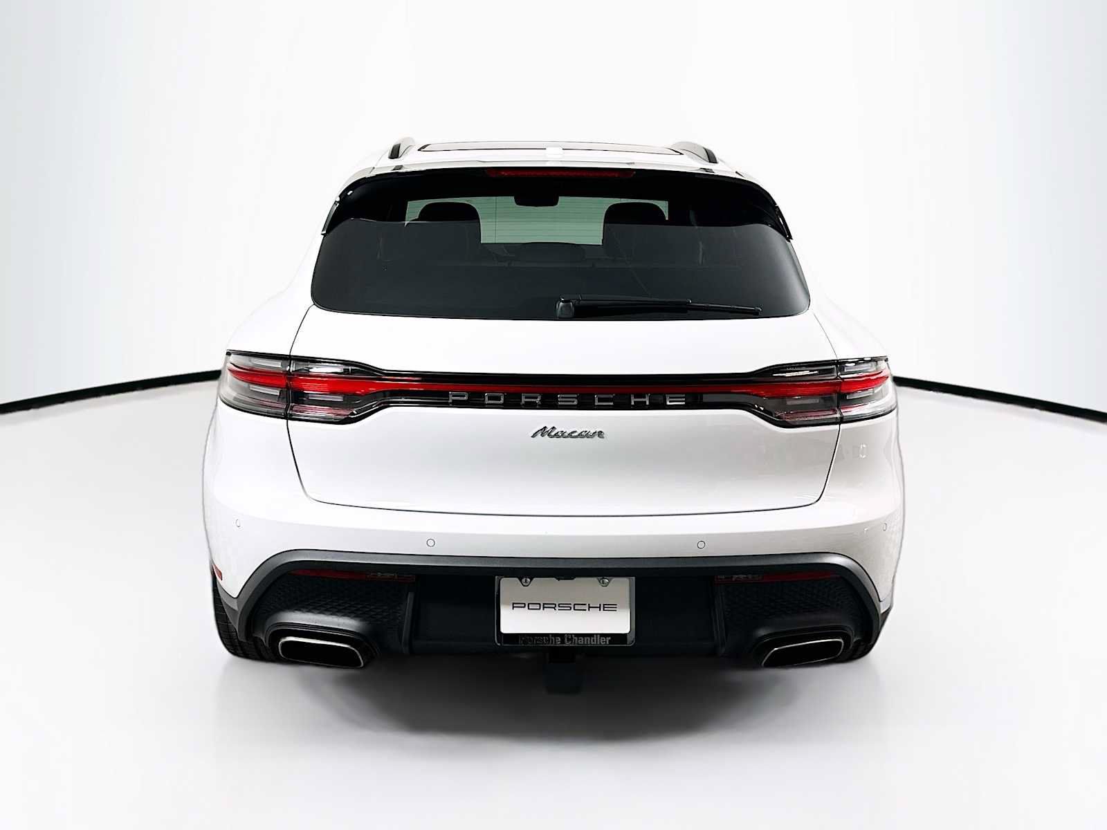 Used 2026 Porsche Macan AWD/4WD image 10
