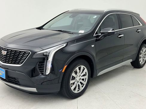 Certified 2023 Cadillac XT4 Premium Luxury w/ Cold Weather Package image 4