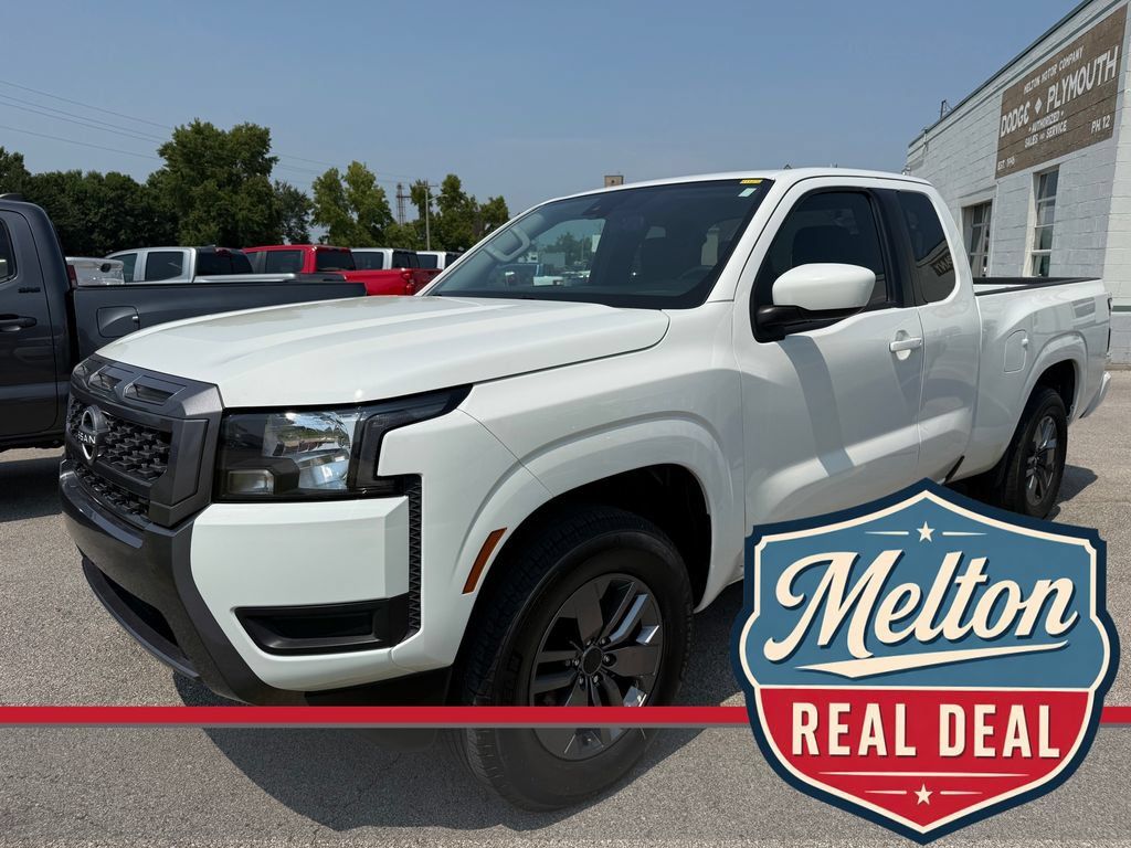 Used 2025 Nissan Frontier SV RWD image 1