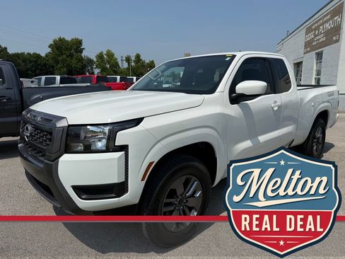 Used 2025 Nissan Frontier SV RWD image 1