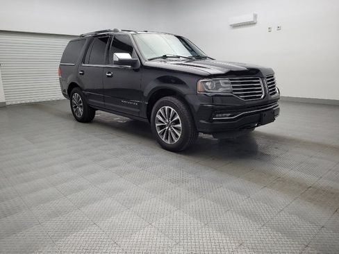 Used 2016 Lincoln Navigator Select image 13