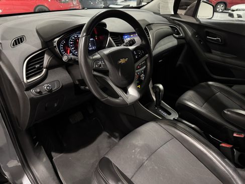 Used 2020 Chevrolet Trax LT w/ Driver Confidence Package image 28