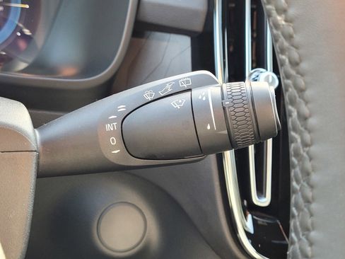 Certified 2023 Volvo XC40 Recharge Ultimate image 21