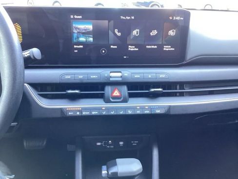 Used 2025 Kia K4 LXS image 17