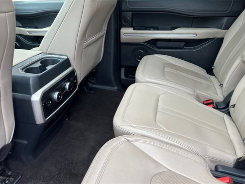 Used 2023 Ford Expedition Max Limited image 11