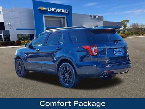 Used 2017 Ford Explorer XLT w/ Equipment Group 202A image 6