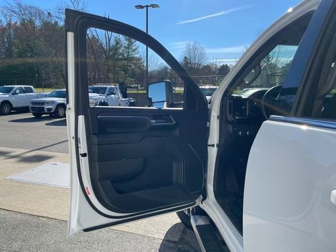 Used 2024 GMC Sierra 2500 SLE w/ SLE Convenience Package image 23