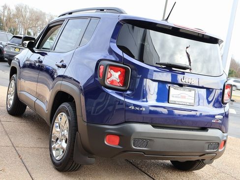 Used 2016 Jeep Renegade Latitude image 4