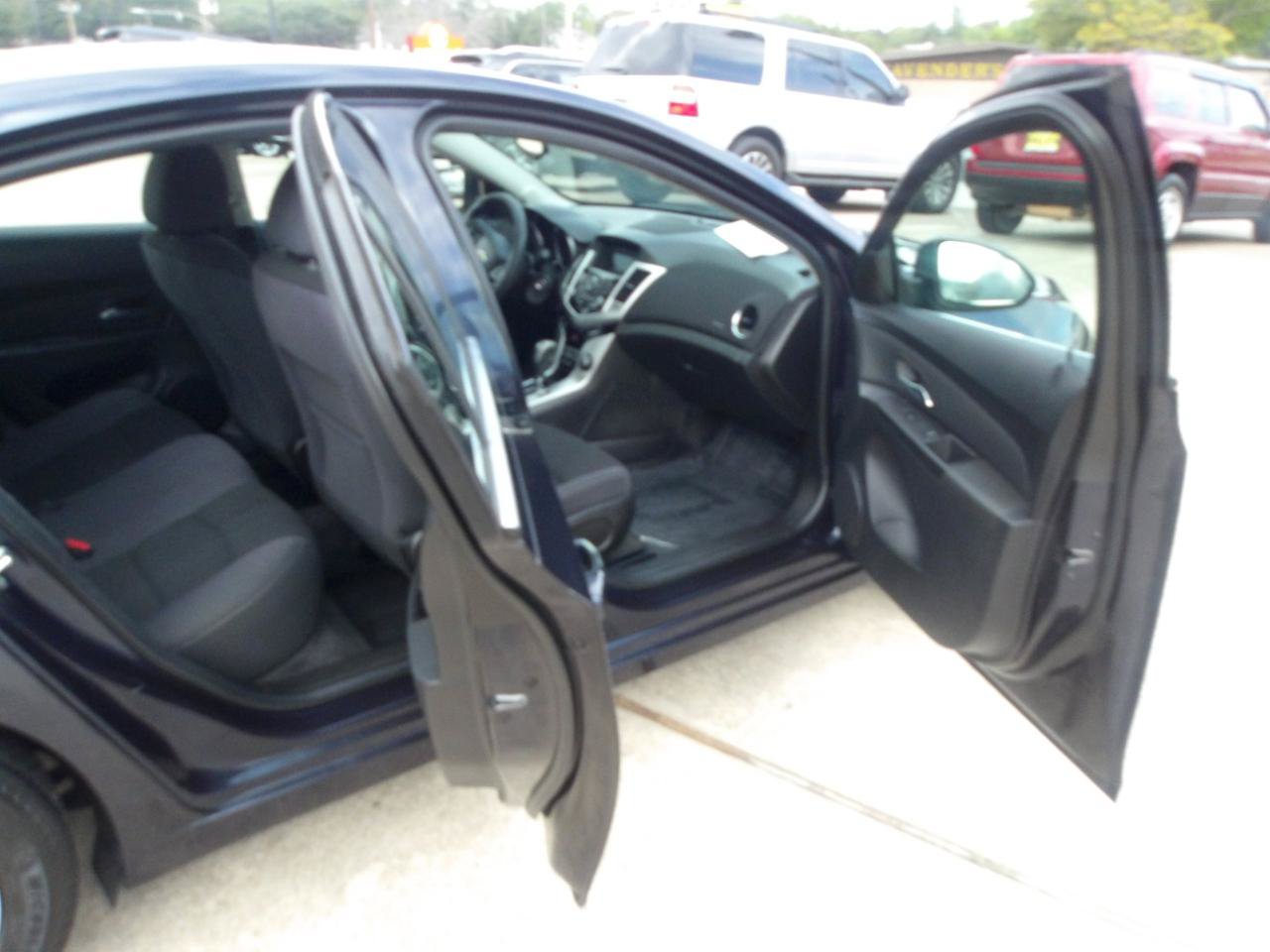 Used 2015 Chevrolet Cruze LT FWD image 6