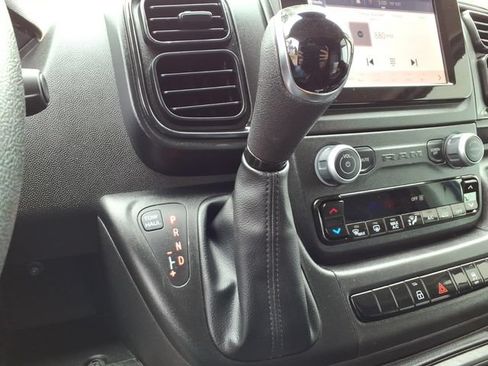 Used 2025 RAM ProMaster 2500 w/ Convenience Group FWD image 14