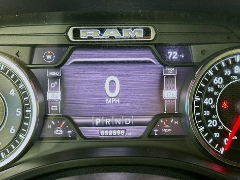 Used 2021 RAM 1500 Laramie AWD/4WD image 15