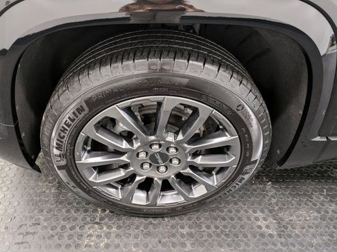 Used 2023 GMC Acadia Denali w/ Black Diamond Edition image 7