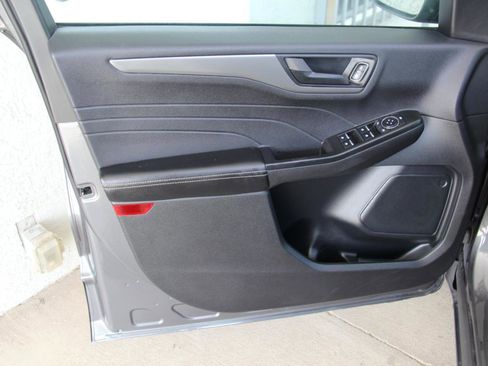 Used 2025 Ford Escape Active AWD/4WD image 21