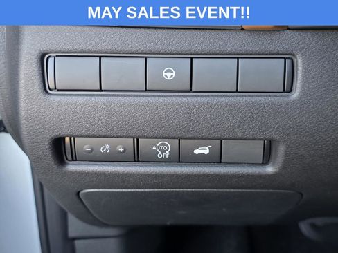 Used 2025 Nissan Rogue Platinum FWD image 36