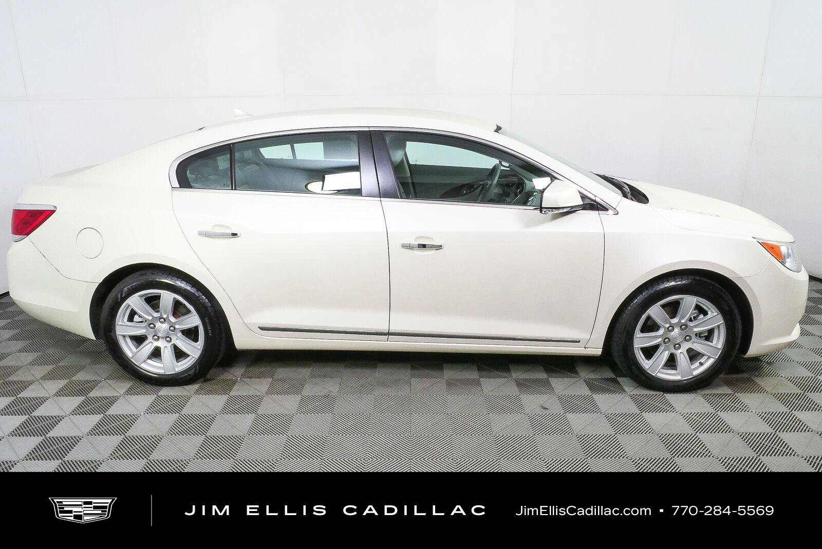 Used 2010 Buick LaCrosse CXL FWD image 2