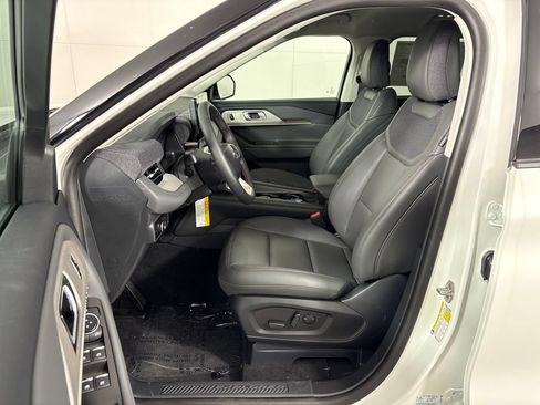 New 2026 Ford Explorer Active w/ Active Comfort Package RWD image 28