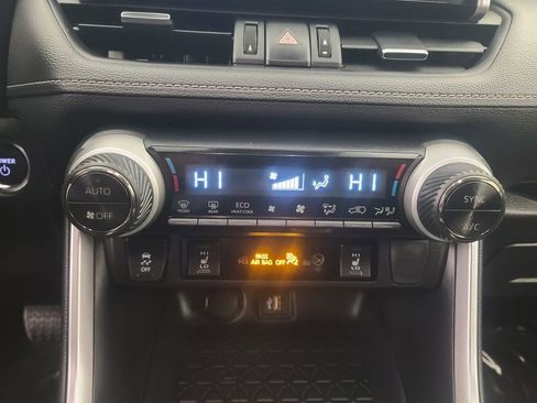 Used 2024 Toyota RAV4 XLE Premium image 34