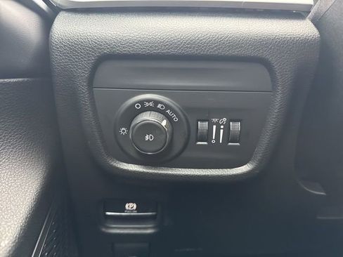 New 2025 Jeep Grand Cherokee Limited image 11