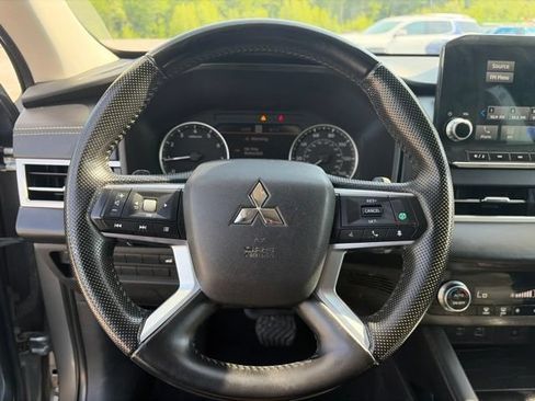 Used 2022 Mitsubishi Outlander SE AWD/4WD image 14