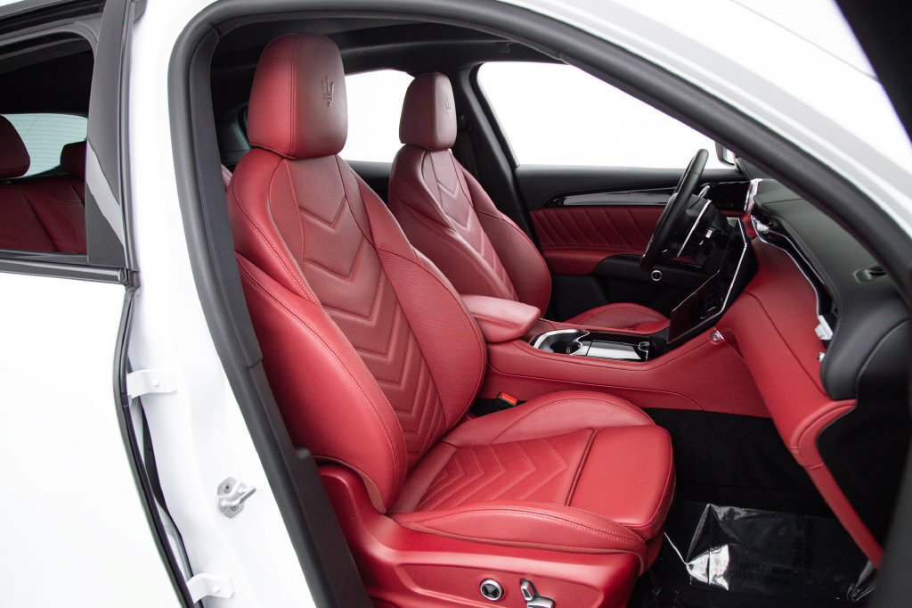 Certified 2023 Maserati Grecale Modena AWD/4WD image 16