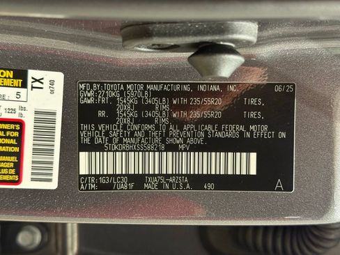 Used 2025 Toyota Highlander XSE AWD/4WD image 33