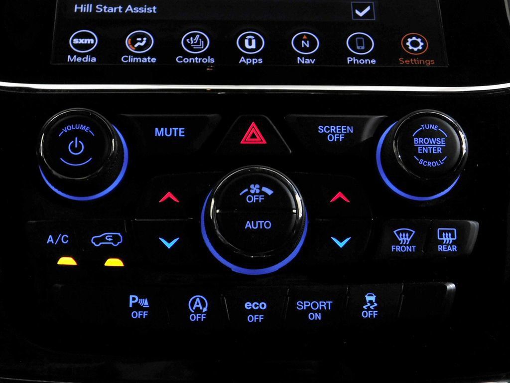 Used 2020 Jeep Grand Cherokee Altitude AWD/4WD image 38