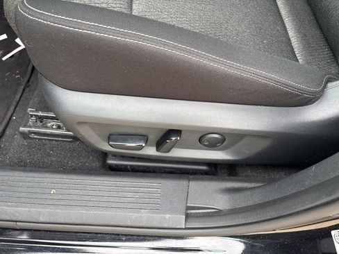 Used 2024 Nissan Rogue SV AWD/4WD image 12