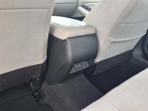 Used 2025 Nissan Altima 2.5 SV FWD image 19