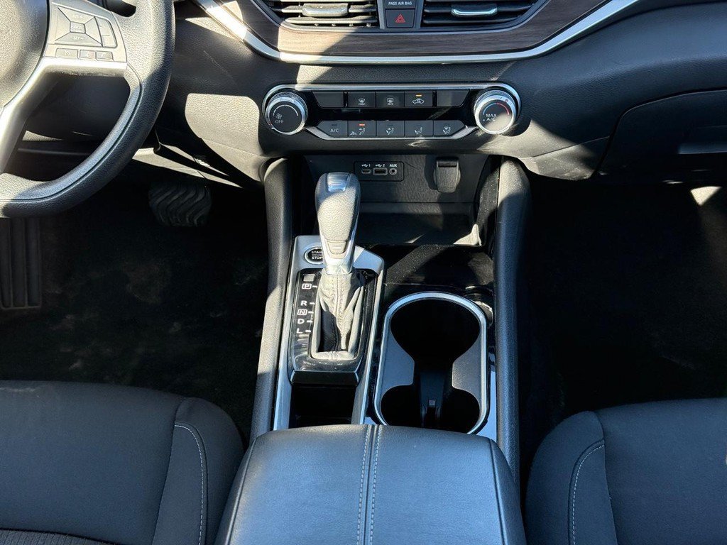 Used 2024 Nissan Altima 2.5 SV FWD image 10