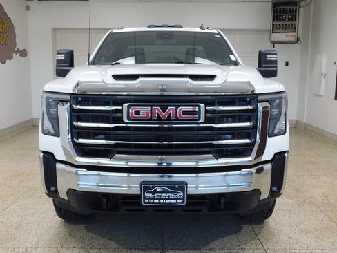 Used 2024 GMC Sierra 2500 SLE w/ SLE Convenience Package AWD/4WD image 2