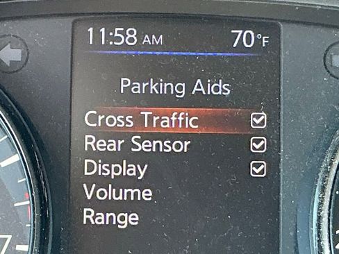 Used 2020 Nissan Rogue Sport S image 19